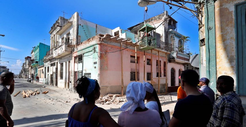 Srušio se stari balkon u Havani, poginule tri djevojčice