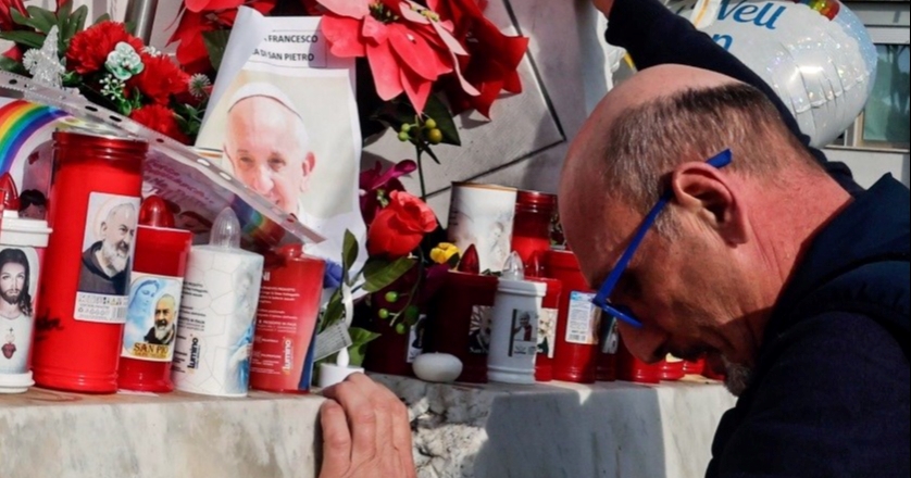 Papa i dalje kritično. "Proveo je mirnu noć"