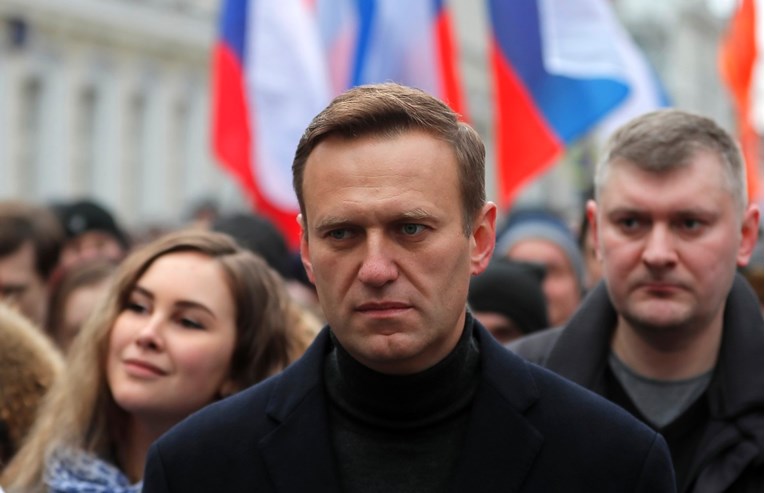 Navalni optužio bivšeg njemačkog kancelara da štiti ubojice i prima novac od Putina
