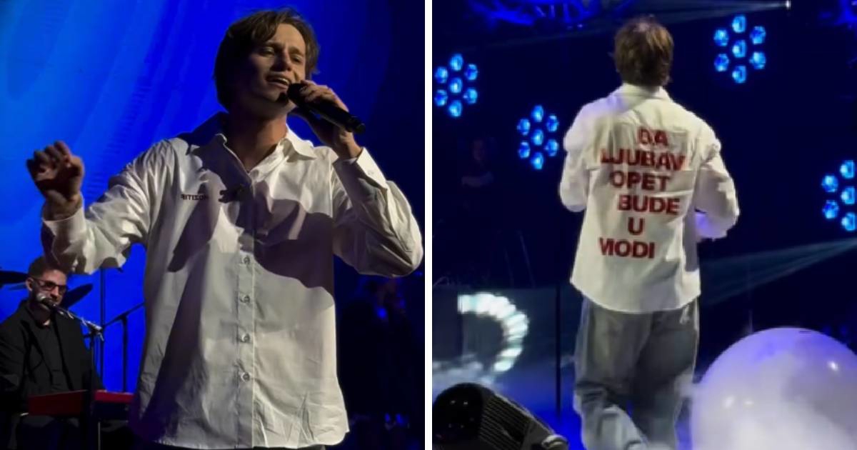 Jakov Jozinović u Beogradu ukrao pažnju porukom na košulji