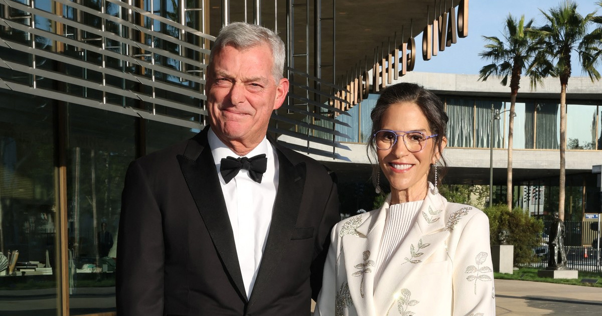 Glumica Jami Gertz snimljena u rijetkom izlasku sa suprugom milijarderom