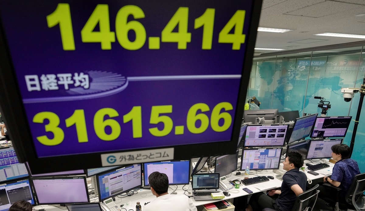 Azijske burze pale, dolar ojačao