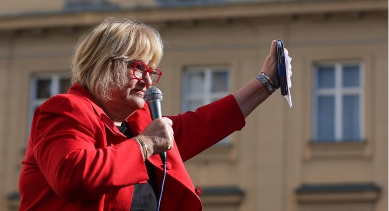 Mrak Taritaš: Ljudi koji obožavaju one koji žele uništiti EU su izdajnici domovine