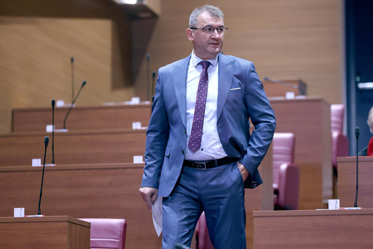 Mostovac: Građanima se ne piše dobro. Hrvatska nije samodostatna