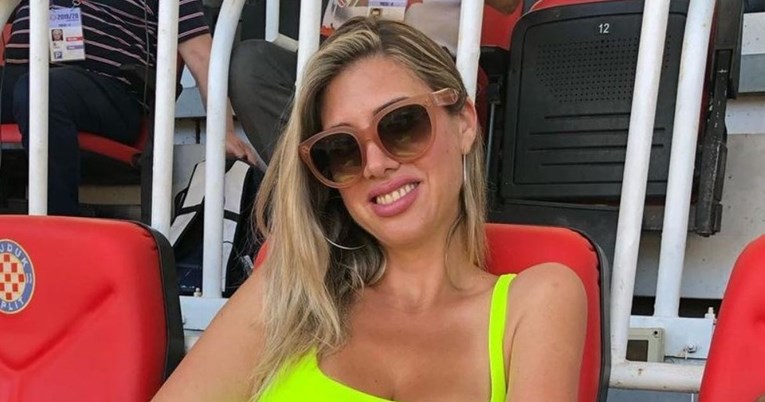 Mirta Šurjak javila se s Hvara, pažnju privukao dekolte