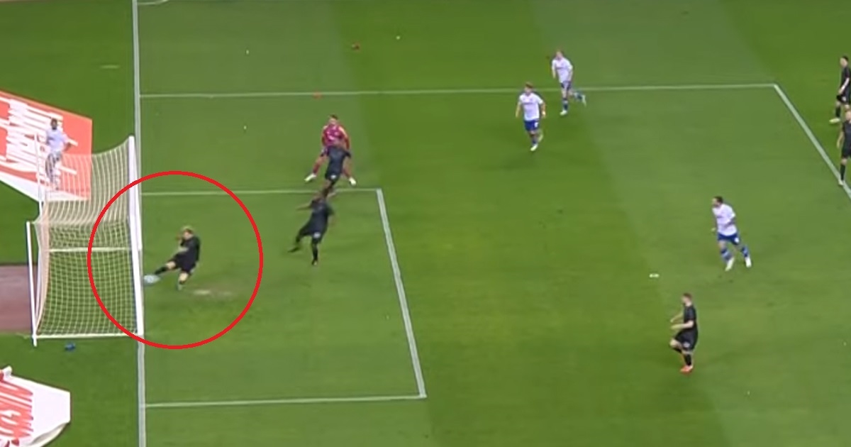 Navijači Hajduka su već slavili gol, a onda se pojavio osporavani dinamovac
