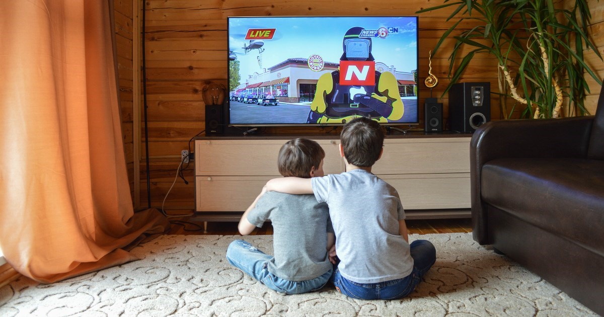 Ženu kritiziraju zbog odgoja djece: ''Stalno gledaju TV i idu spavati kad god žele''