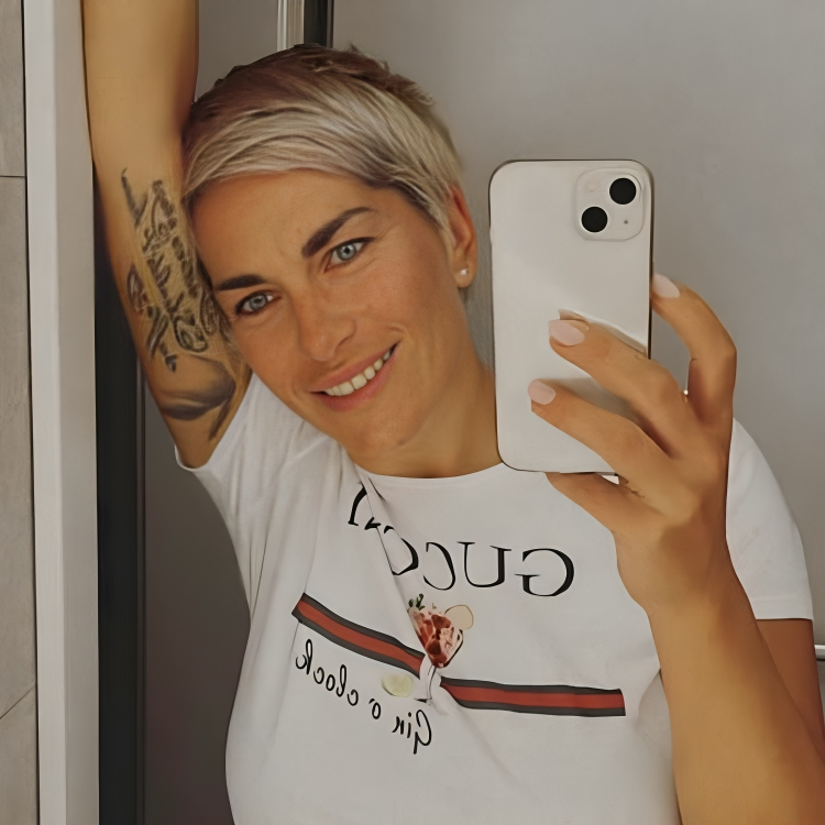 Nika Fleiss objavila rijetku fotografiju svog partnera i njihovog sina Vala