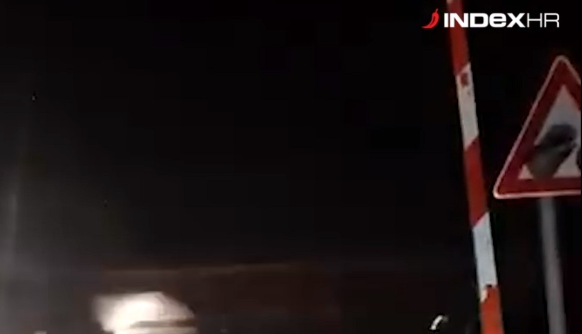 VIDEO Rampa dignuta, signalizacija ne radi, a vlak prolazi. Što je HŽ-u?