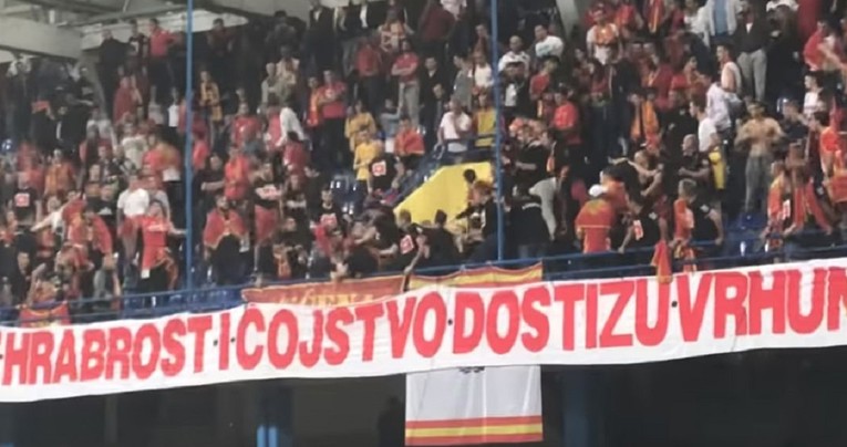 VIDEO Žestoka tučnjava Crnogoraca na utakmici protiv Srbije