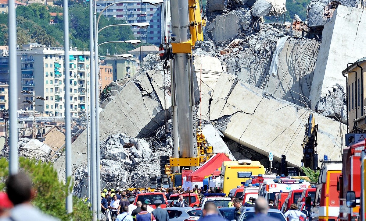 Pod ruševinama vijadukta u Genovi moglo bi biti još 20 ljudi