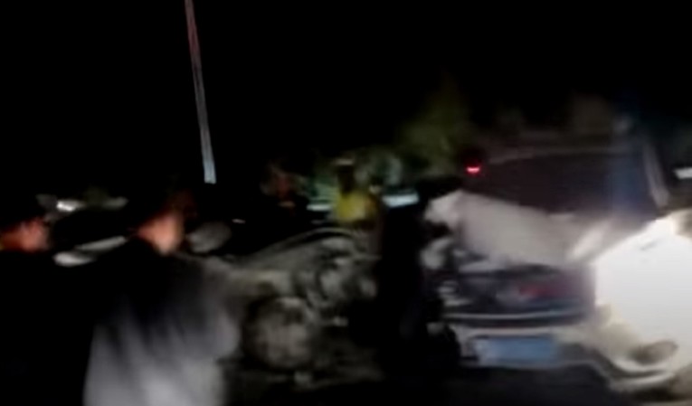 Vozač kamiona u Kini izgubio kontrolu i zabio se u 31 vozilo. 15 ljudi poginulo