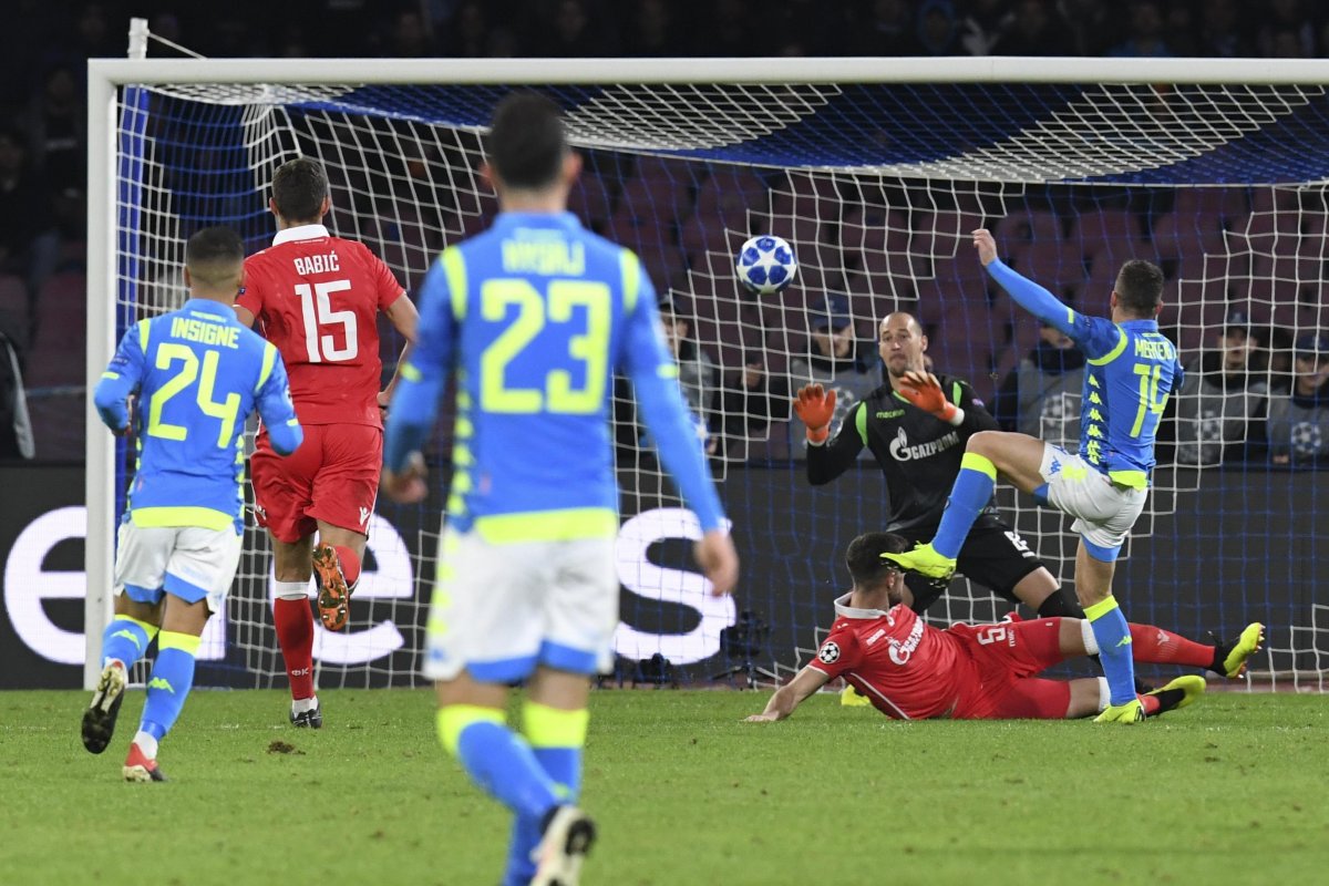 NAPOLI - ZVEZDA 3:1 Srpski prvak u Napulju izdržao samo deset minuta