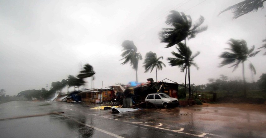 Ciklon Fani poharao Indiju, najmanje 33 ljudi poginulo