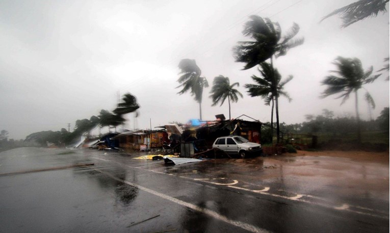 Ciklon Fani poharao Indiju, najmanje 33 ljudi poginulo
