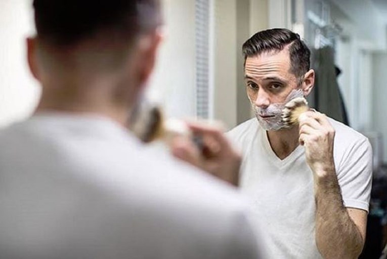 Ovaj jednostavni trik smanjuje šansu da se porežete pri brijanju