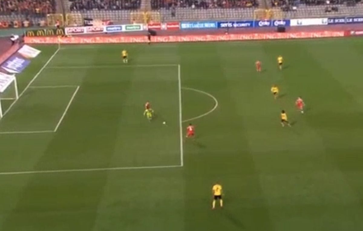 Courtois poklonio gol Rusima, spasio ga Hazard
