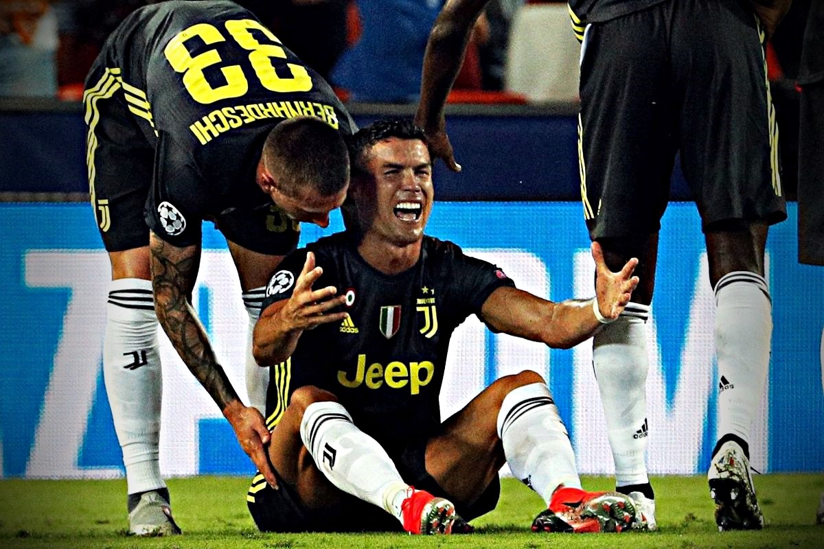 UEFA kaznila Ronalda zbog crvenog kartona protiv Valencije u Ligi prvaka