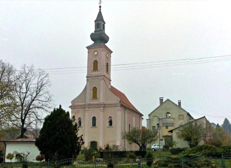 U Belom Manastiru pokrao crkvu, svećenik ga lovio autom