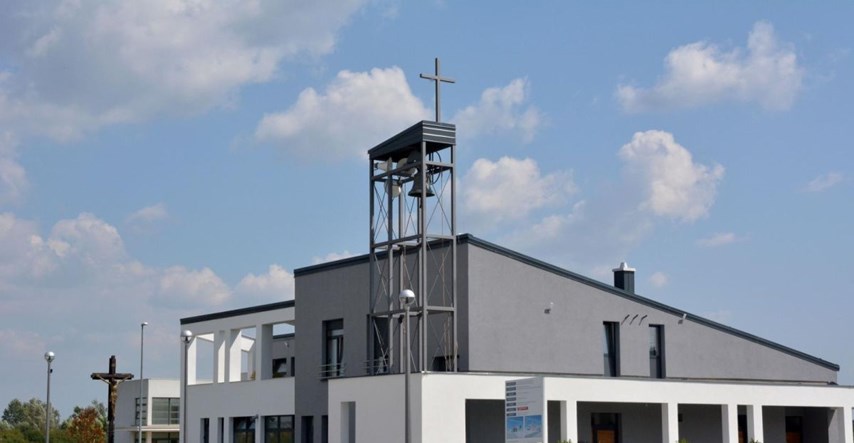 Stanari u Slavonskom Brodu žale se na preglasna crkvena zvona, došla i policija