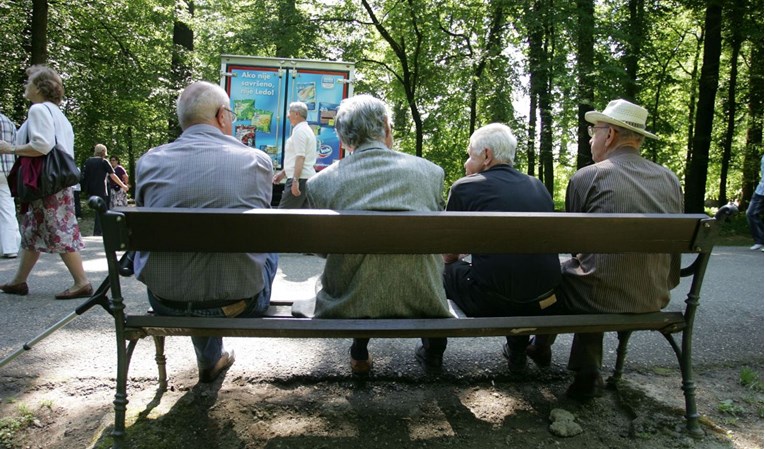 Lokalni političar u Novom Vinodolskom o umirovljenicima: Potrošači su nikakvi, leže po parkovima