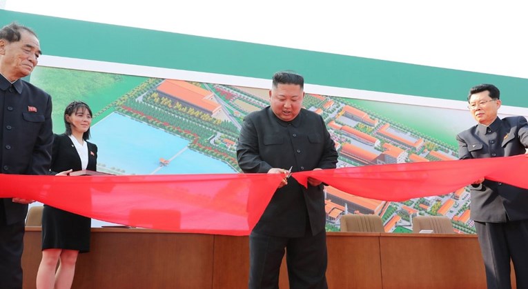 Sjevernokorejski mediji pišu da se Kim Jong-un pojavio u javnosti. Objavili i snimke