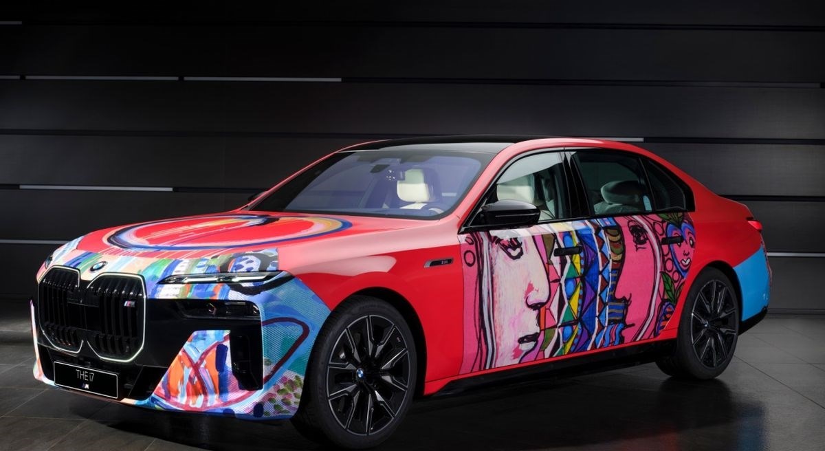 BMW u rukama korejskog umjetnika. Biste li vozili ovako šarenu "sedmicu"?