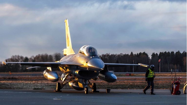 Nizozemska će Ukrajini isporučiti 18 borbenih aviona 