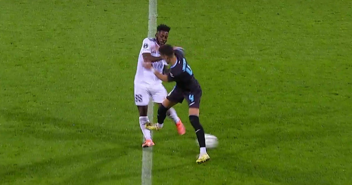 VIDEO Janković dobio izravni crveni karton u 30. minuti zbog ovog starta