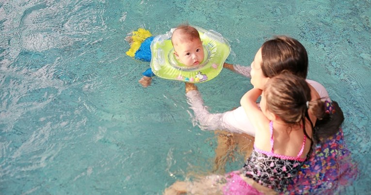 Američki stručnjaci upozoravaju: Ne koristite ovaj dodatak za bebe na moru i bazenu