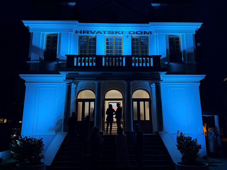 Nakon 15 godina otvoren obnovljeni Hrvatski dom u Slavonskom Brodu