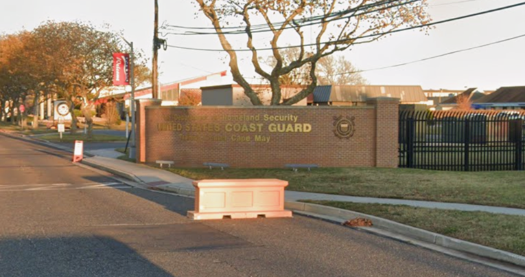 U centru za obuku američke Obalne straže pokrenuta istraga zbog nacrtane svastike