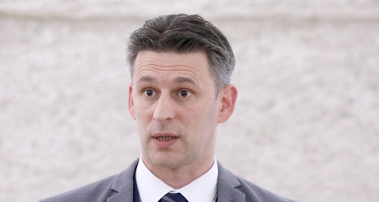 Petrov: Plaće treba povećati, ali ne 30-ak eura, nego 10 puta toliko