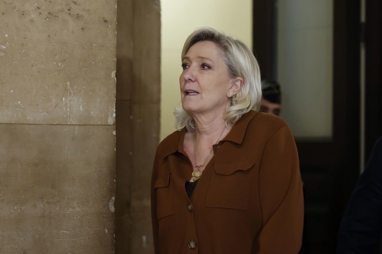 Le Pen: Neću na izbore ako moram pitati suca za dopuštenje da odem na tržnicu