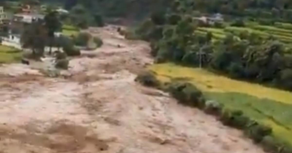 VIDEO Velike poplave pogodile Indiju i Nepal. Poginule najmanje 83 osobe