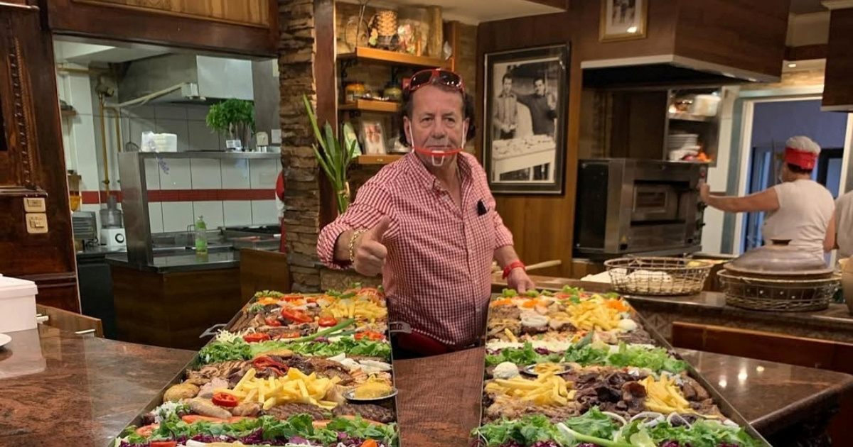 Navijači BiH krenuli na utakmicu protiv Walesa, jedan u koferu nosi pečeno jare