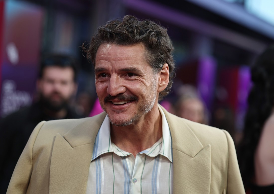 Pedro Pascal: Naučiti svirati violončelo bio mi je najteži zadatak u karijeri
