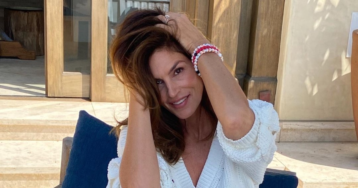 U 50-ima izgleda kao u 20-ima: Cindy Crawford oduševila utreniranim nogama