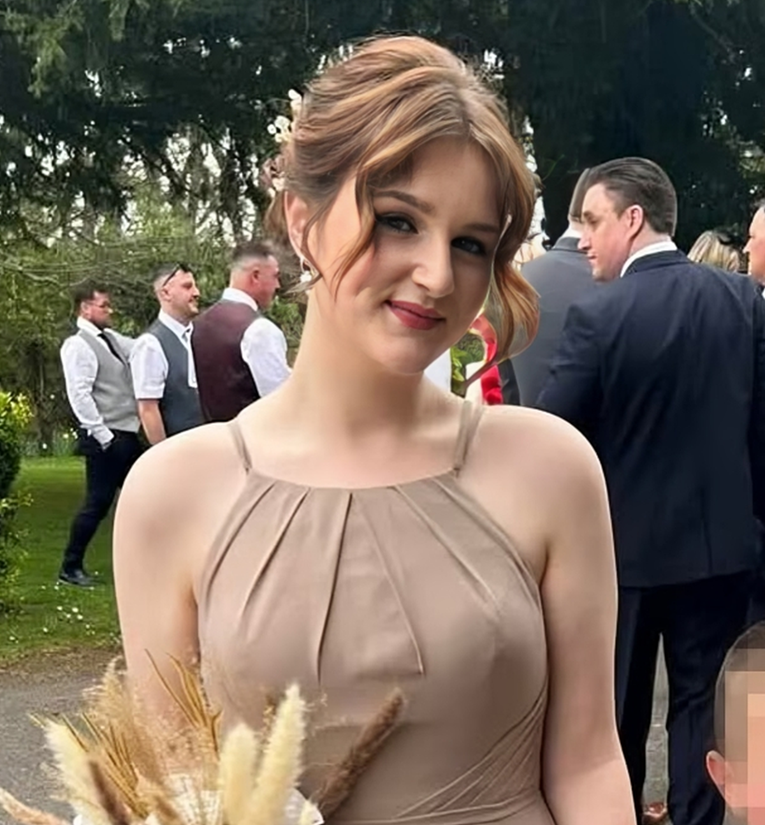 Mladić (18) ubio tinejdžericu (17) u Walesu. Pokušao ubiti i njezinu majku