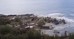 VIDEO Zastrašujuća moć prirode: Ogromno klizište odnijelo dio grada u more