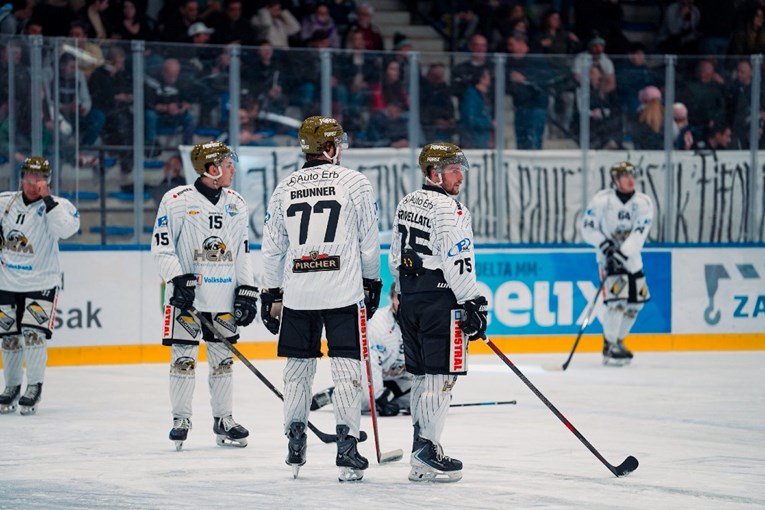 Talijani: Naš bus je već dva puta oštećen u Sisku, a sada je sisački gađan pivom