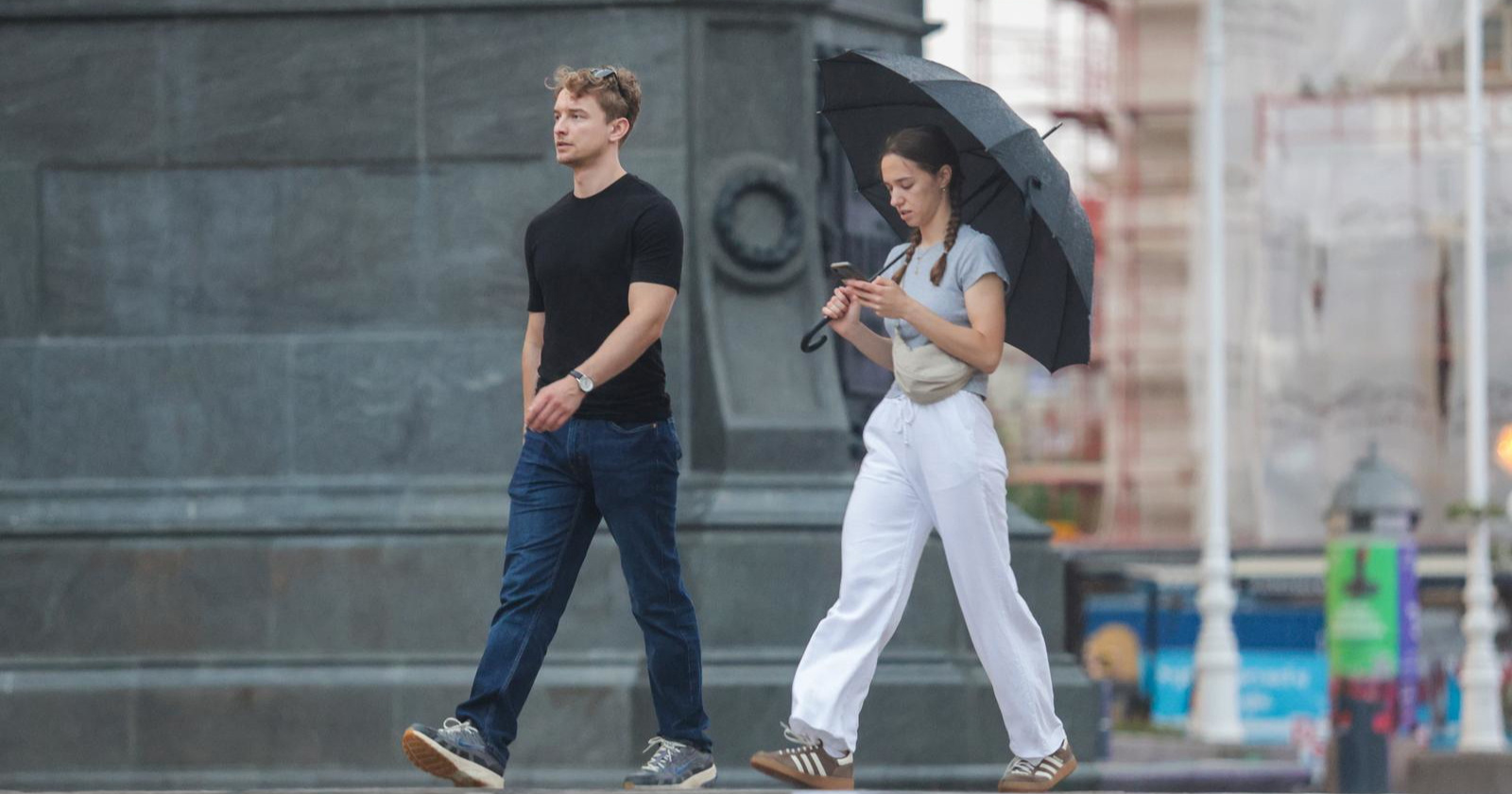 FOTO Prizor koji niste očekivali: Kišobrani i duge hlače u Zagrebu početkom srpnja
