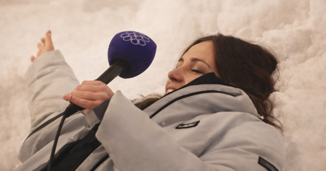 Kaos u javljanju uživo: Reporterka pijana pala u snijeg i valjala se pred kamerama