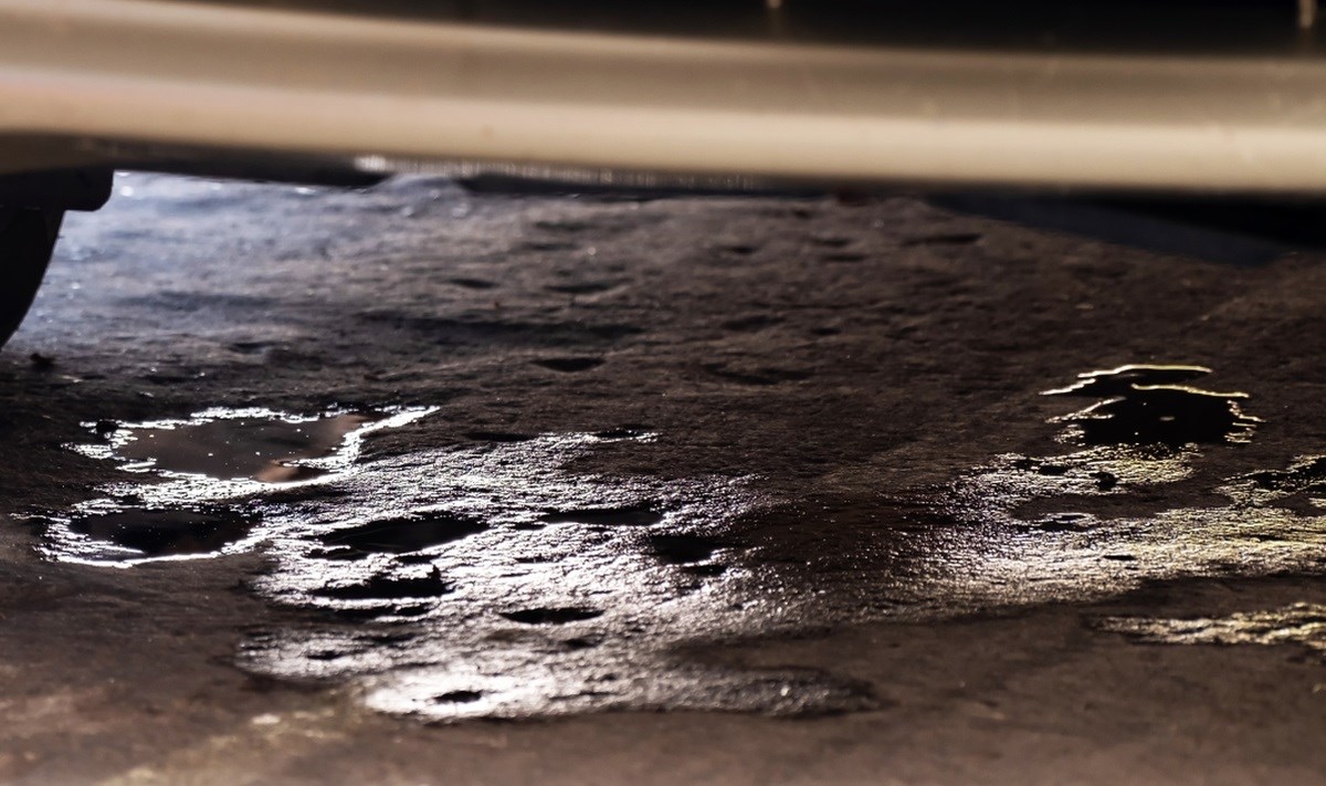 Ispod auta ste ugledali ovakvu lokvicu? Evo kako prepoznati što je to i što učiniti