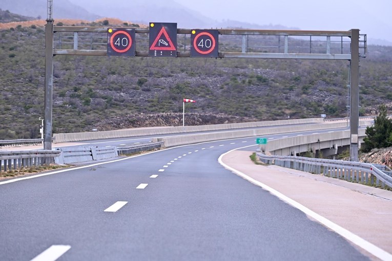 Na cestama problemi zbog vjetra, HAK posebno upozorio na četiri lokacije