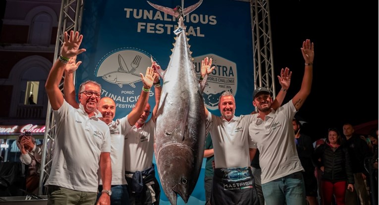 U Poreču ulovljena tuna teška više od 130 kilograma i duga preko dva metra