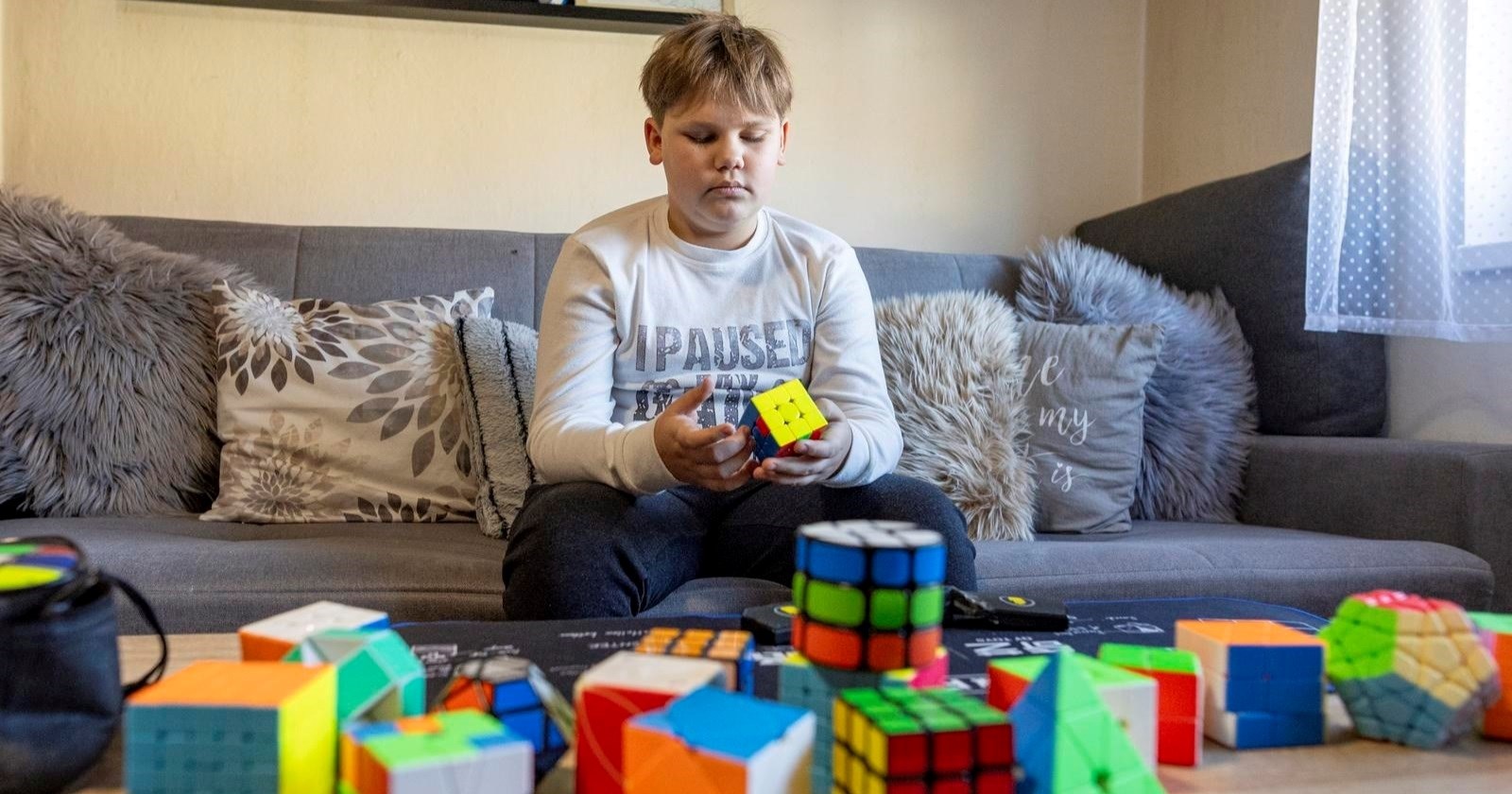 Ante (11) iz Đakova rastura slaganje Rubikove kocke, bio na svjetskom natjecanju