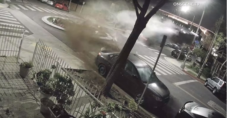 VIDEO Pijana vozačica BMW-a prošla je kroz kružni tok i poletjela