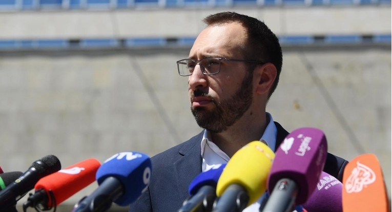 Tomašević: Škoro nas zove čistačima proračuna. Koliko je on puta radio s državom?