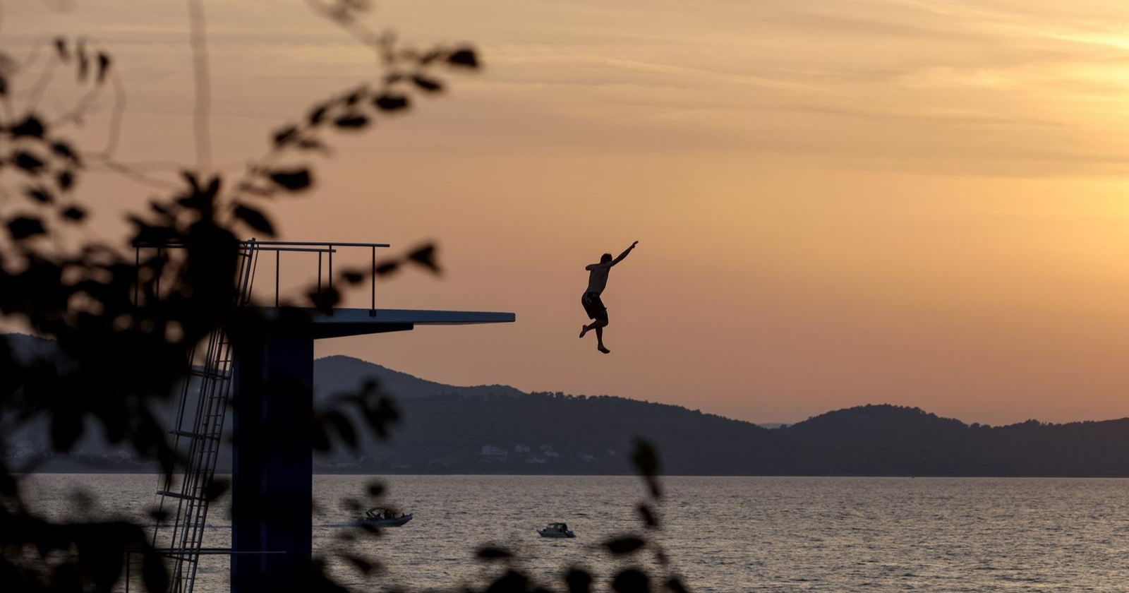 Fotka dana: Skok u suton (ljeta) u Zadru